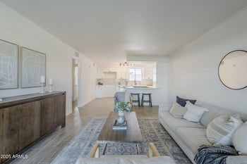 6824 2nd St #204, Scottsdale, AZ 85251