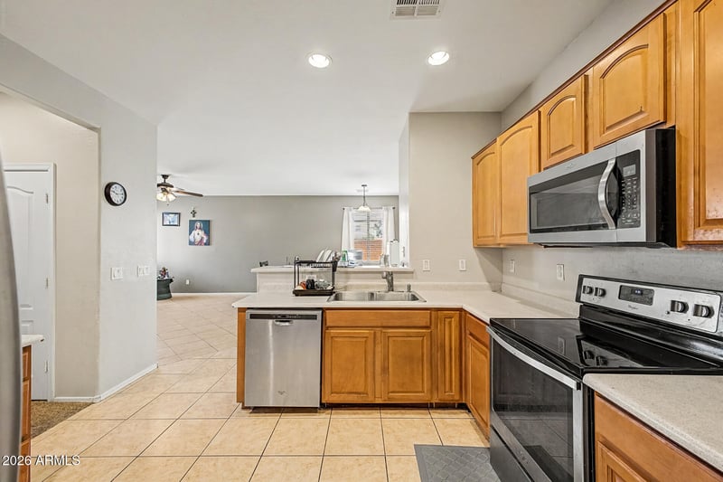 6824 68th Dr, Laveen, AZ 85339