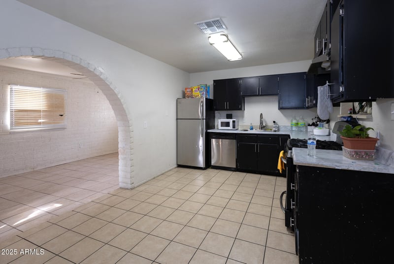 6826 8th St, Phoenix, AZ 85042