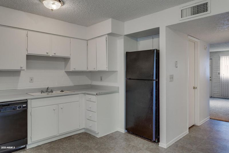 6826 N 44th Ave #3, Glendale, AZ 85301