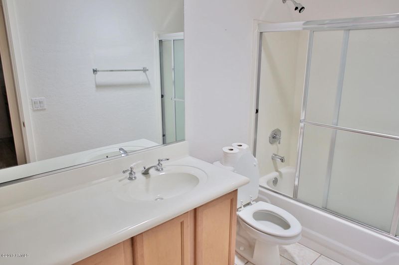 6826 S 39th Pl, Phoenix, AZ 85042