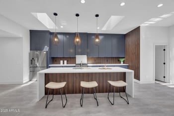 6827 14th Pl, Phoenix, AZ 85014