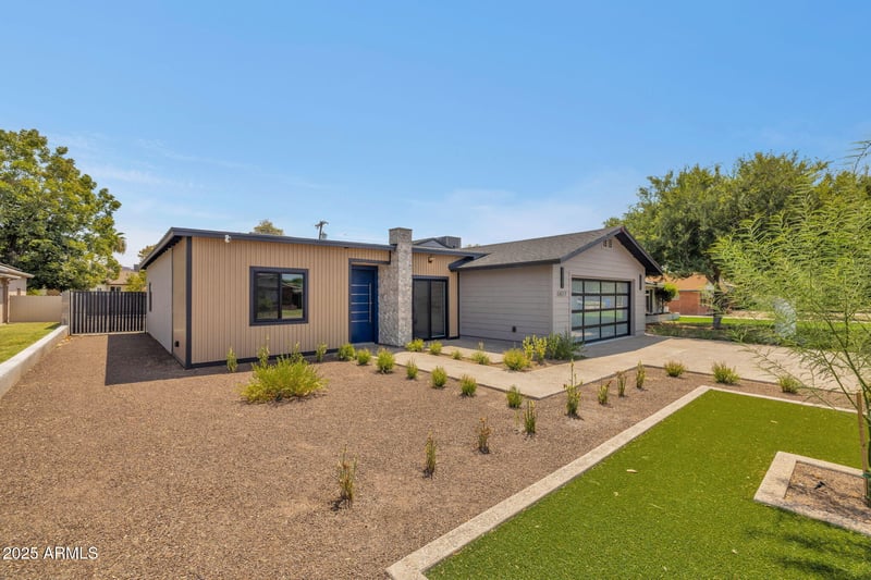 6827 14th Pl, Phoenix, AZ 85014