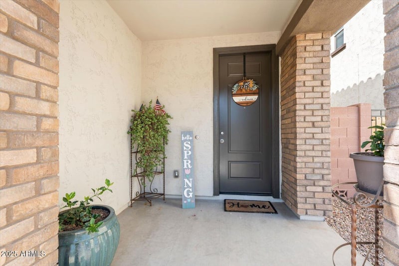 6830 88th Dr, Glendale, AZ 85305