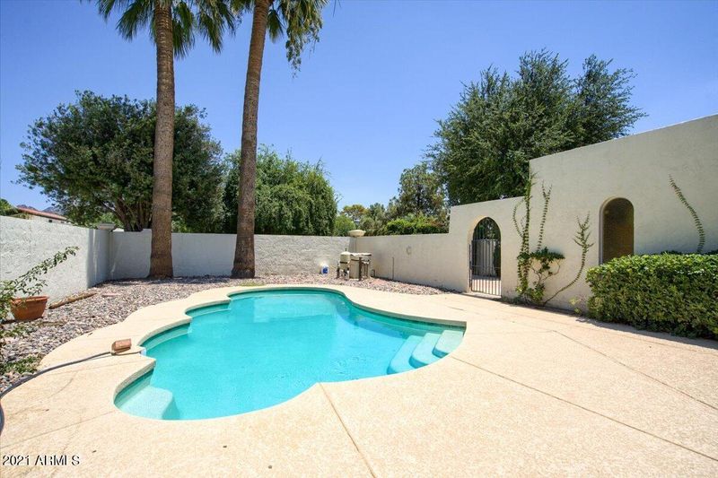 6830 N 4th Pl, Phoenix, AZ 85012