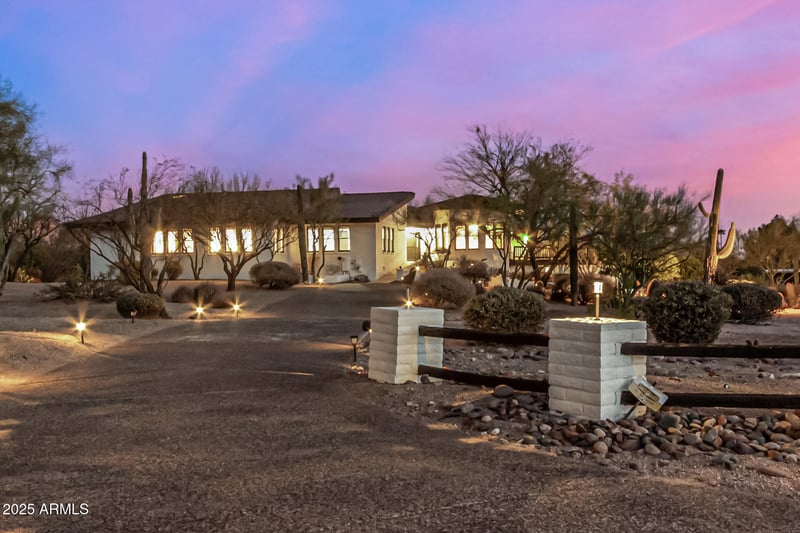 6831 Stagecoach Pass --, Carefree, AZ 85377