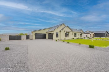 6832 178th Ln, Waddell, AZ 85355