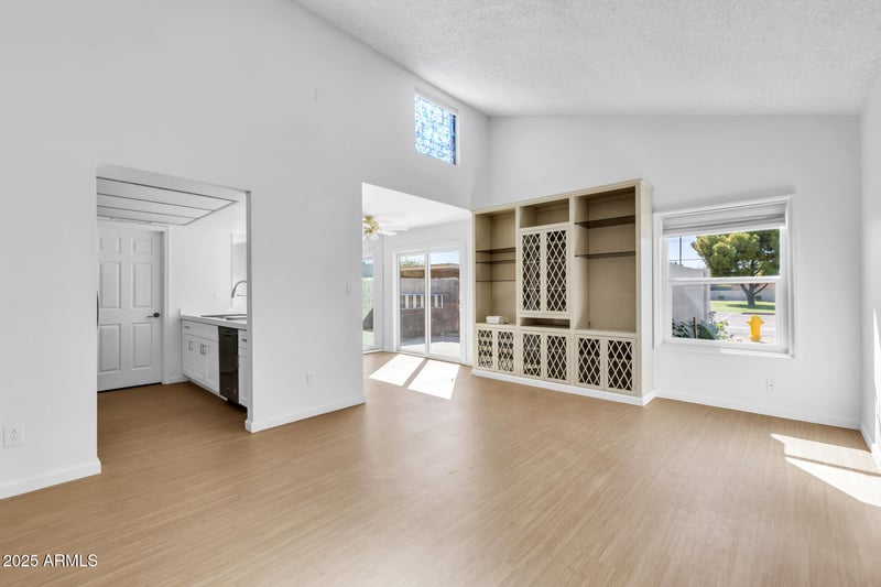 6833 Jentilly Ln, Tempe, AZ 85283