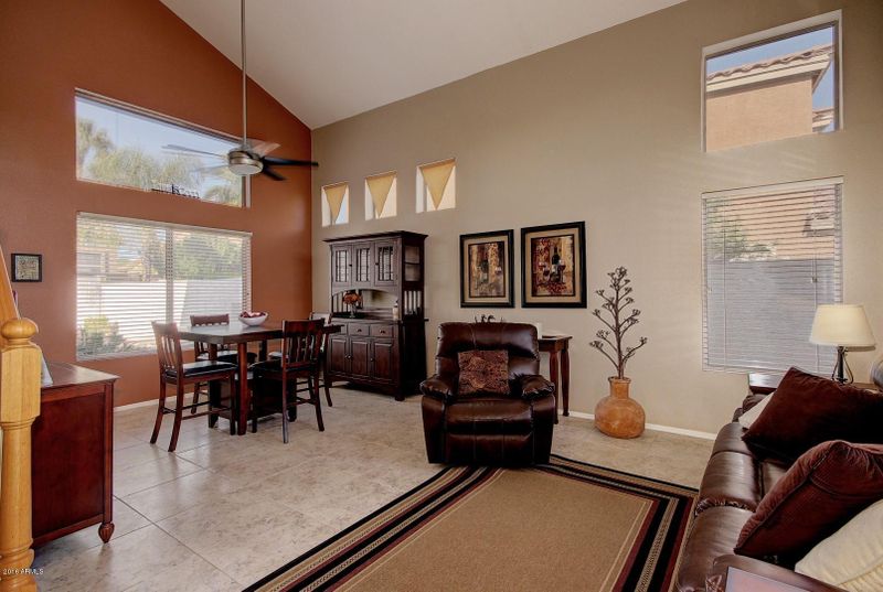 6836 W Aurora Dr, Glendale, AZ 85308