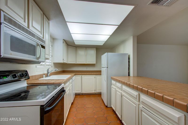 6837 N 8th Ave, Phoenix, AZ 85013