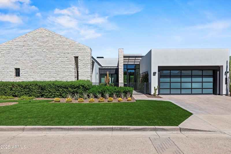 6838 Joshua Tree Ln, Paradise Valley, AZ 85253