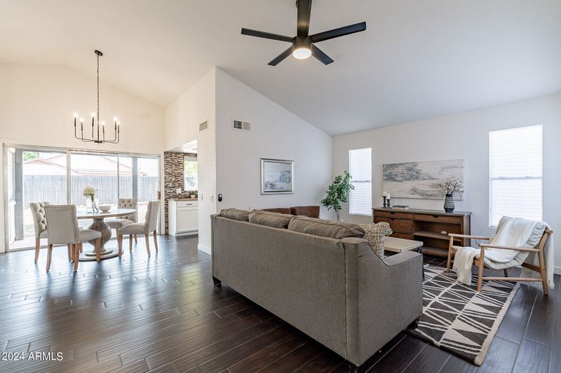 6838 W State Ave, Glendale, AZ 85303