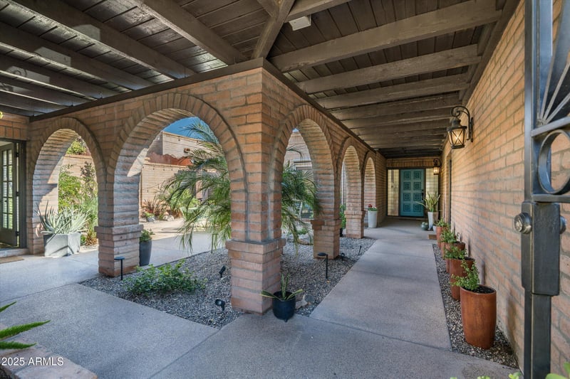 6839 18th St, Phoenix, AZ 85016