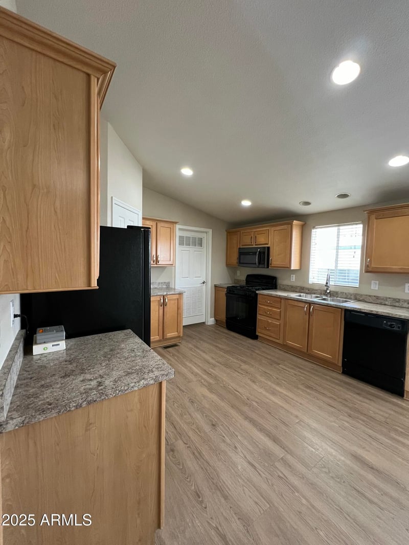 6839 W Taylor St #209, Phoenix, AZ 85043