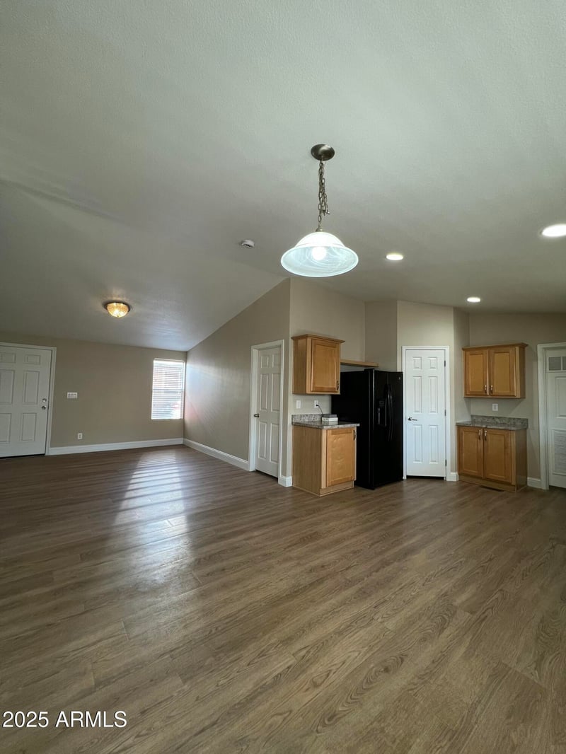 6839 W Taylor St #209, Phoenix, AZ 85043