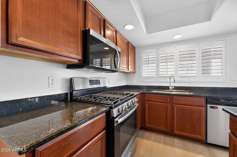 684 Mayfield Dr, San Tan Valley, AZ 85143