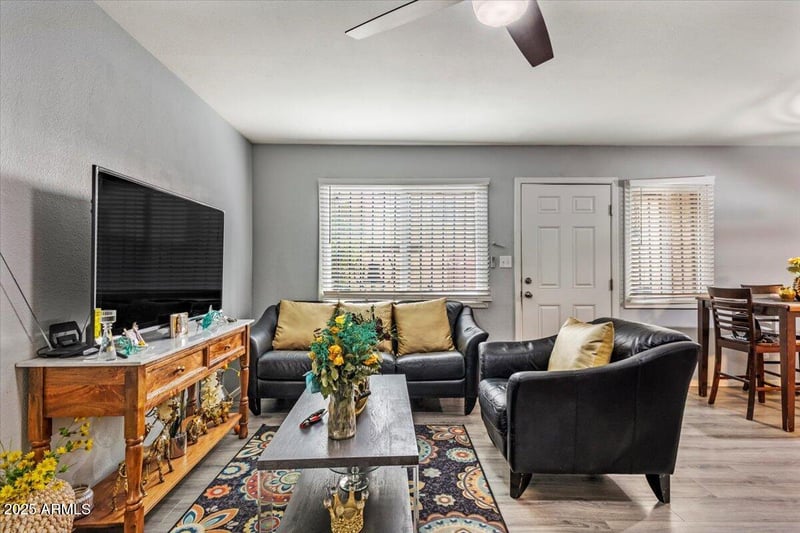 6841 Devonshire Ave, Phoenix, AZ 85033