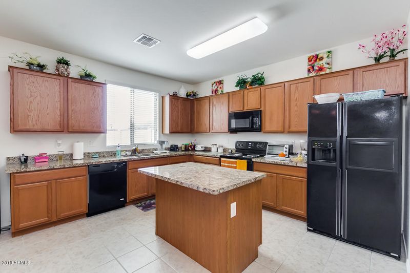 6841 W Wethersfield Rd, Peoria, AZ 85381