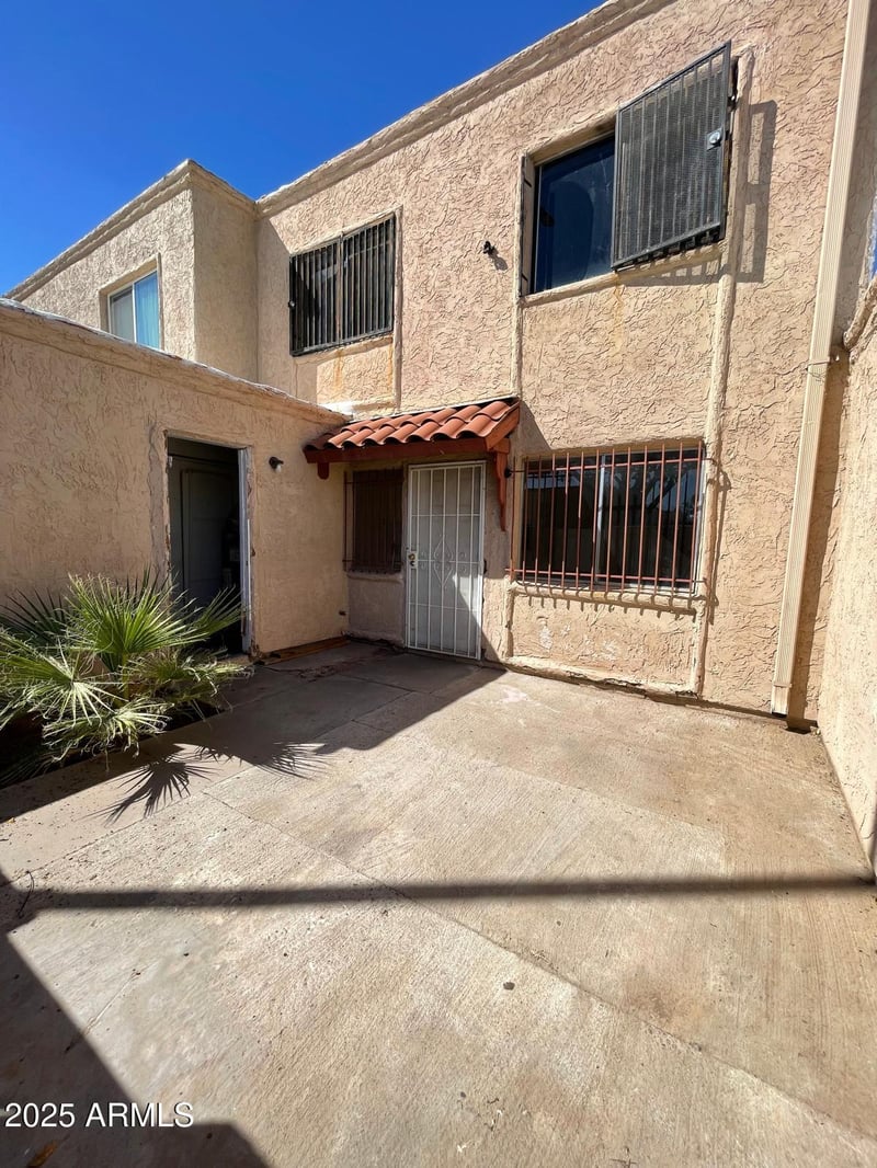 6842 Devonshire Ave, Phoenix, AZ 85033