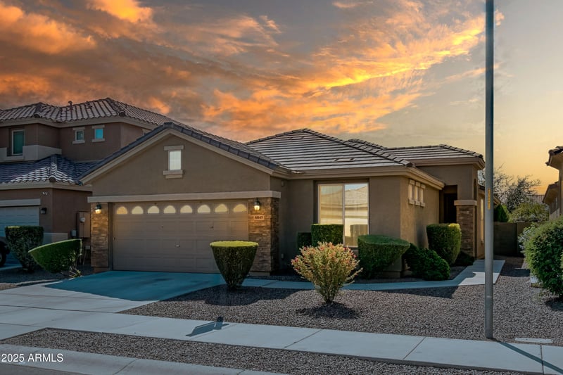6845 Charter Oak Rd, Peoria, AZ 85381