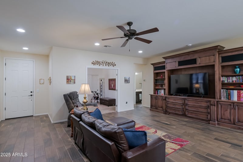 6845 Charter Oak Rd, Peoria, AZ 85381