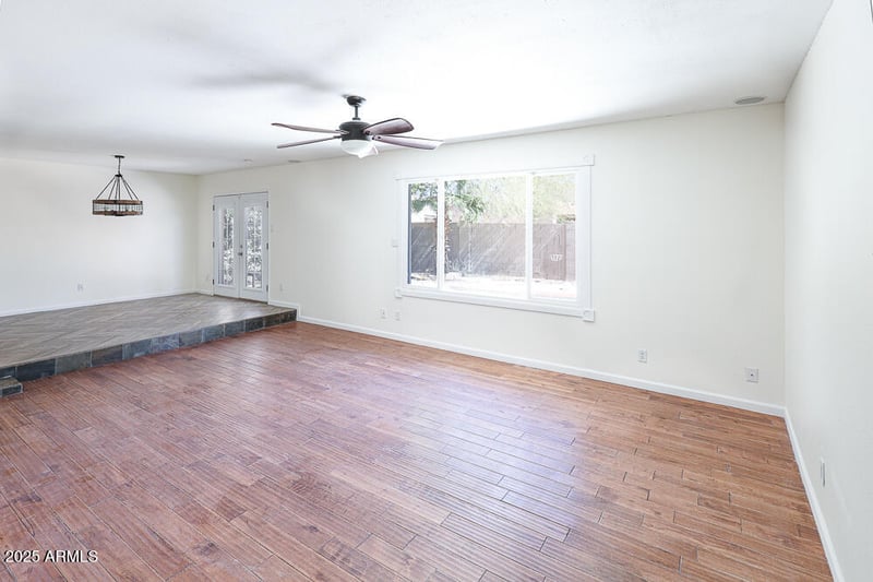 6847 Willow Dr, Tempe, AZ 85283
