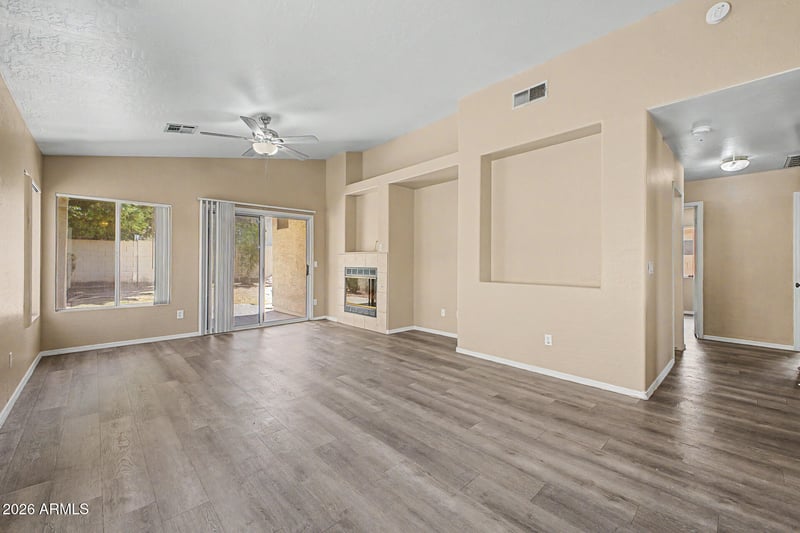 685 E Cantebria Dr, Gilbert, AZ 85296