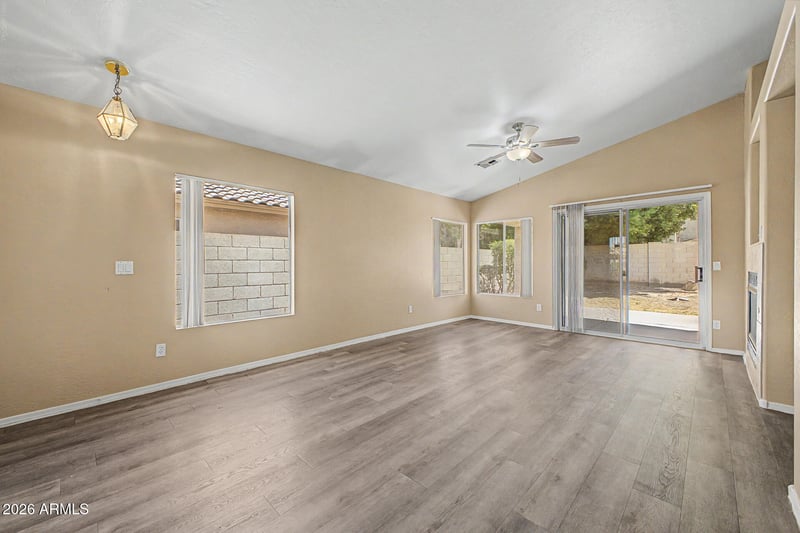 685 E Cantebria Dr, Gilbert, AZ 85296