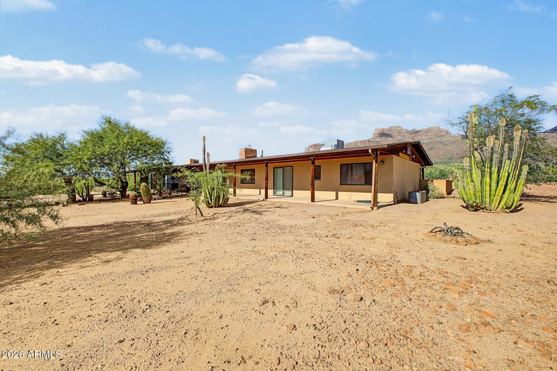 685 S Holmes Rd, Apache Junction, AZ 85119