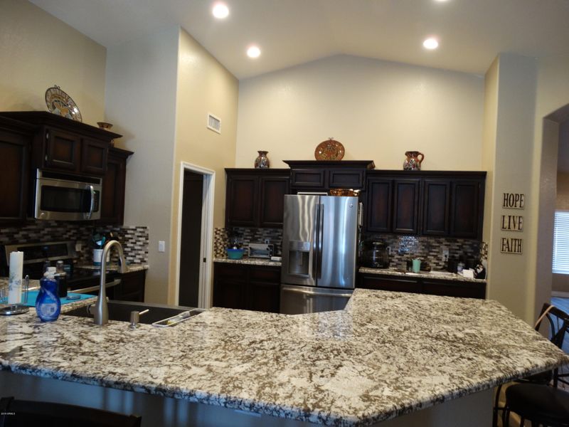 685 S Lanus Dr, Gilbert, AZ 85296