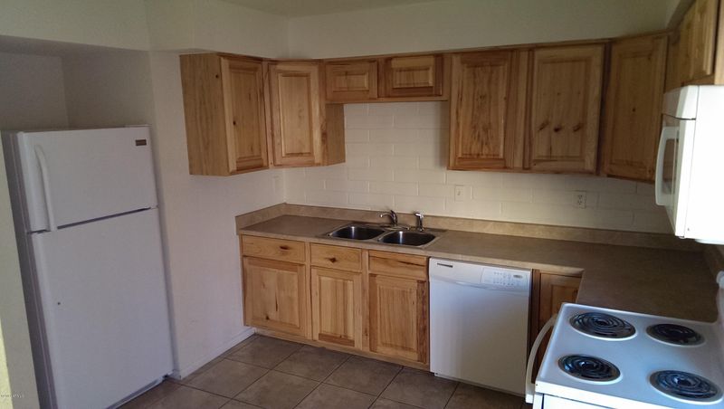 6850 N 44th Ave #6, Glendale, AZ 85301