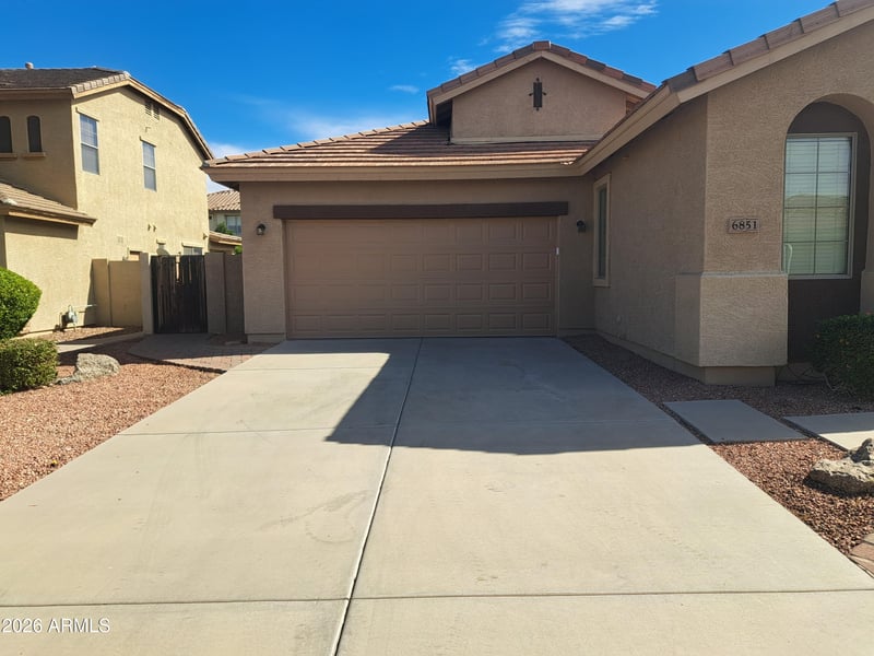 6851 Birdie Way, Gilbert, AZ 85298