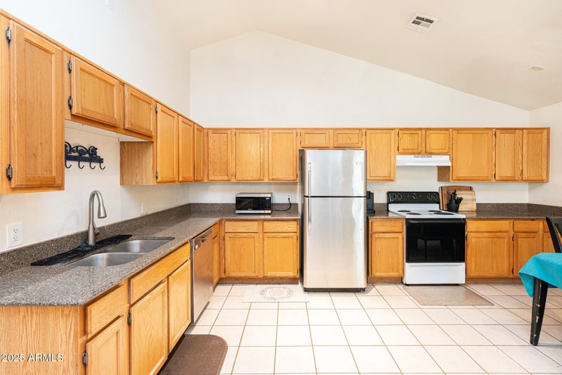 6854 Ironwood Dr, Peoria, AZ 85345