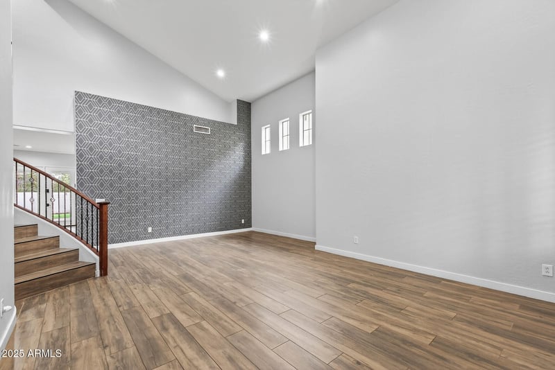 6858 Peak View Rd, Peoria, AZ 85383
