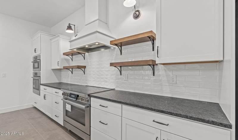 686 Greenback Dr, San Tan Valley, AZ 85140