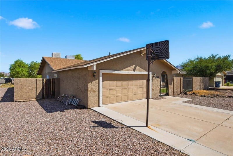 686 W 22nd Ave, Apache Junction, AZ 85120