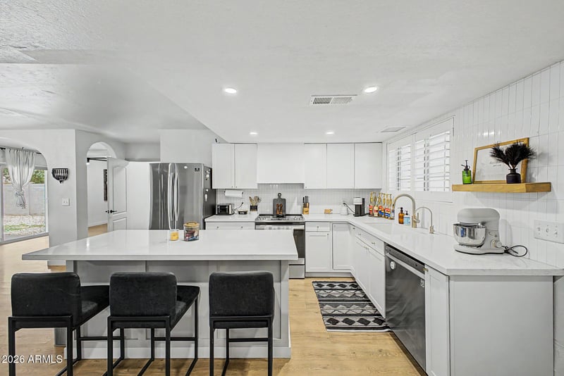 6869 E Flossmoor Ave, Mesa, AZ 85208