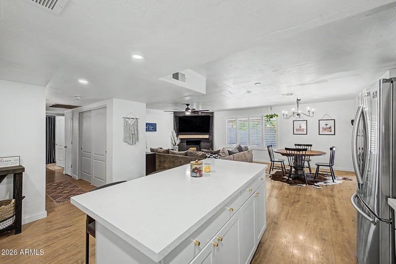 6869 E Flossmoor Ave, Mesa, AZ 85208