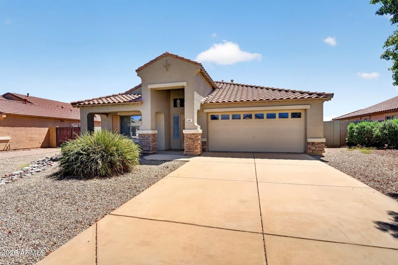 687 E Palomino Way, San Tan Valley, AZ 85143