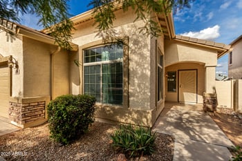 688 Green Tree Dr, San Tan Valley, AZ 85143