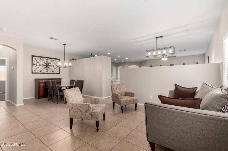 688 Green Tree Dr, San Tan Valley, AZ 85143