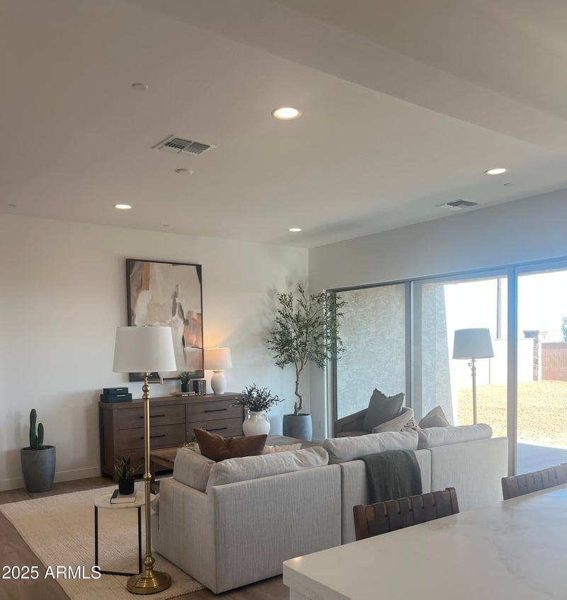 6880 S Crosscreek Dr, Chandler, AZ 85249