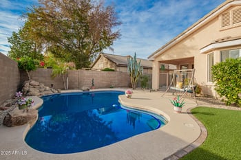 6881 Pontiac Dr, Glendale, AZ 85308