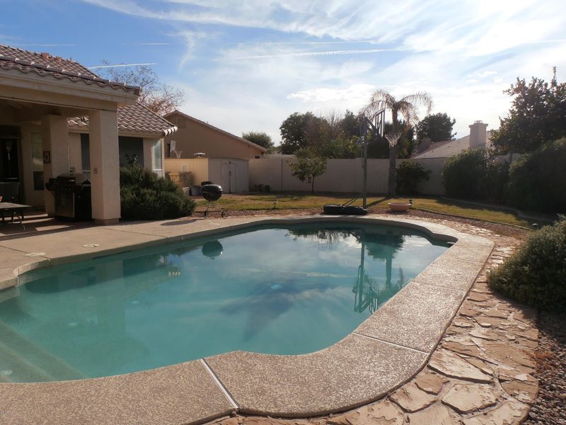 6882 W Williams Dr, Glendale, AZ 85310