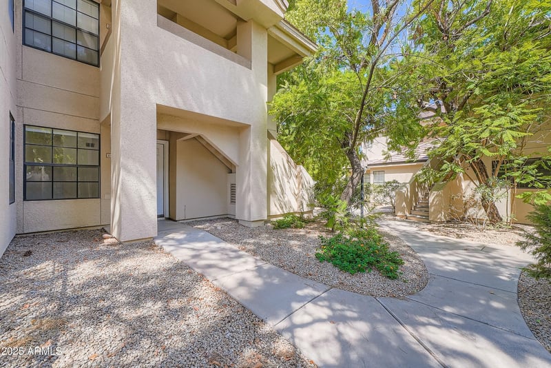 6885 Cochise Rd #105, Paradise Valley, AZ 85253