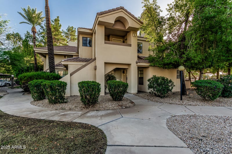 6885 Cochise Rd #201, Paradise Valley, AZ 85253