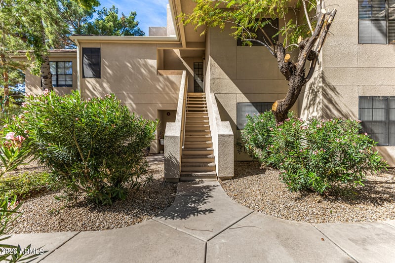 6885 Cochise Rd #204, Paradise Valley, AZ 85253