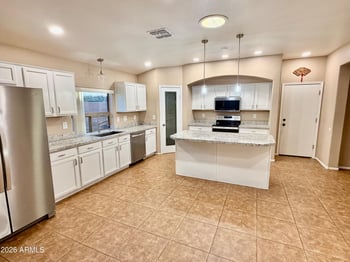689 Taylor Trl, San Tan Valley, AZ 85143