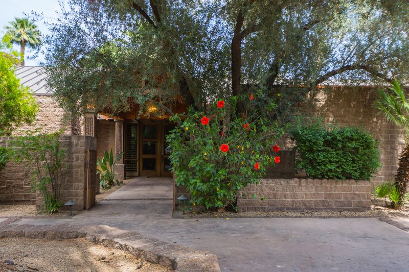 6899 N Central Ave, Phoenix, AZ 85012