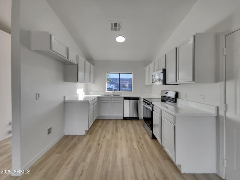 690 Osage Ave, Apache Junction, AZ 85119